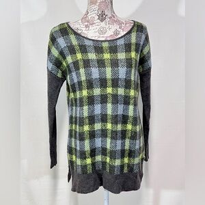 🛍️KENAR Gray and‎ green plaid front sweater size S.